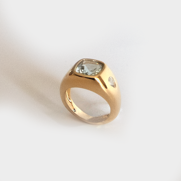 Giulia Pinky Ring – MOMA'S EYE